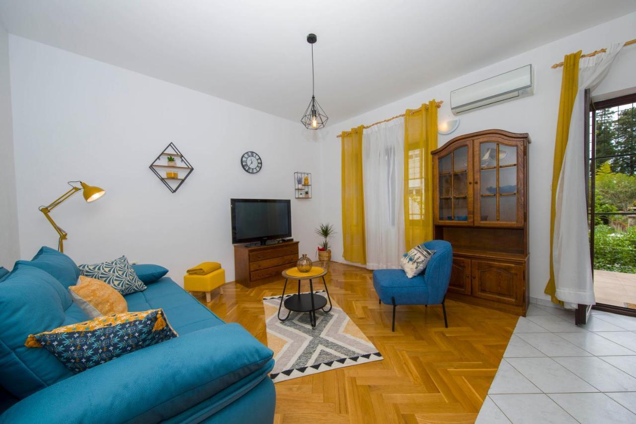 3 Bedroom Apartment Antonio Kaštela Eksteriør billede