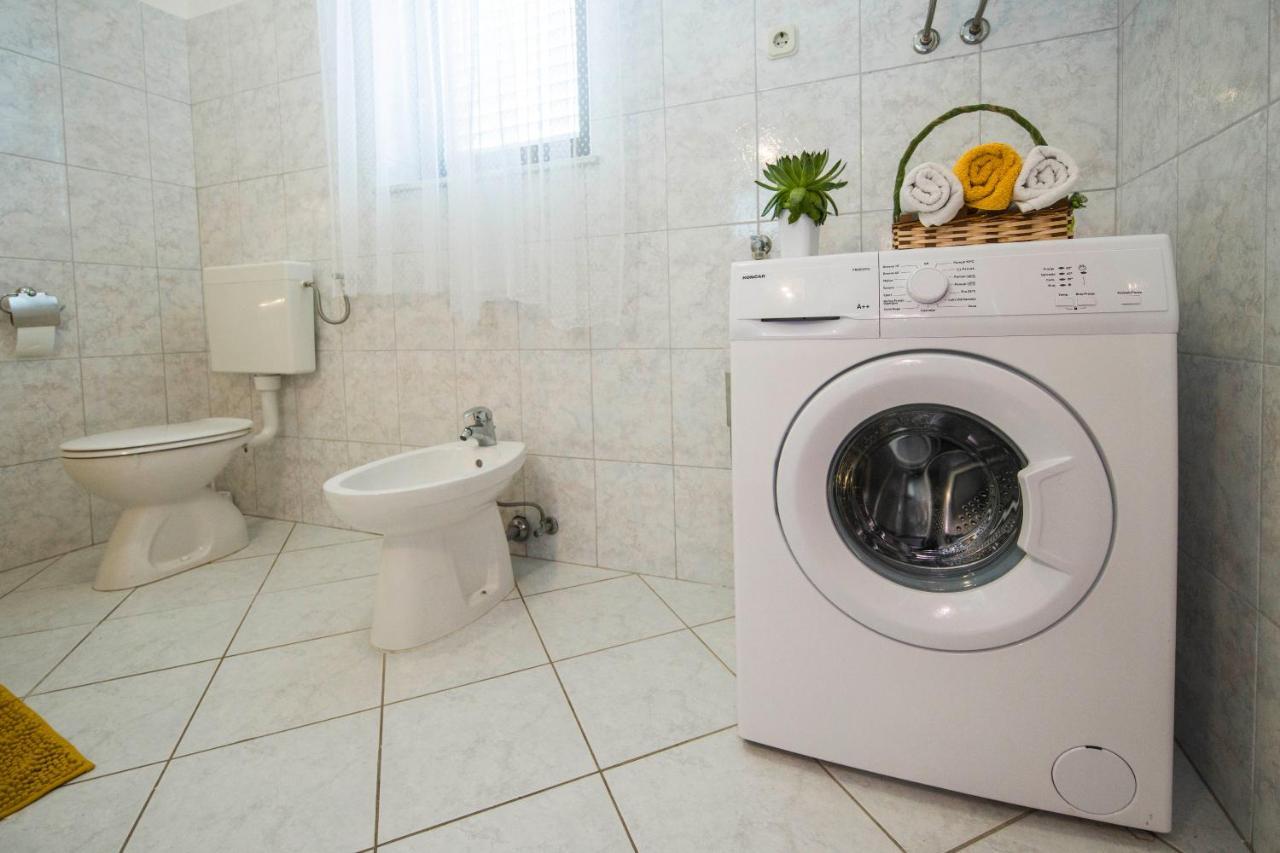 3 Bedroom Apartment Antonio Kaštela Eksteriør billede